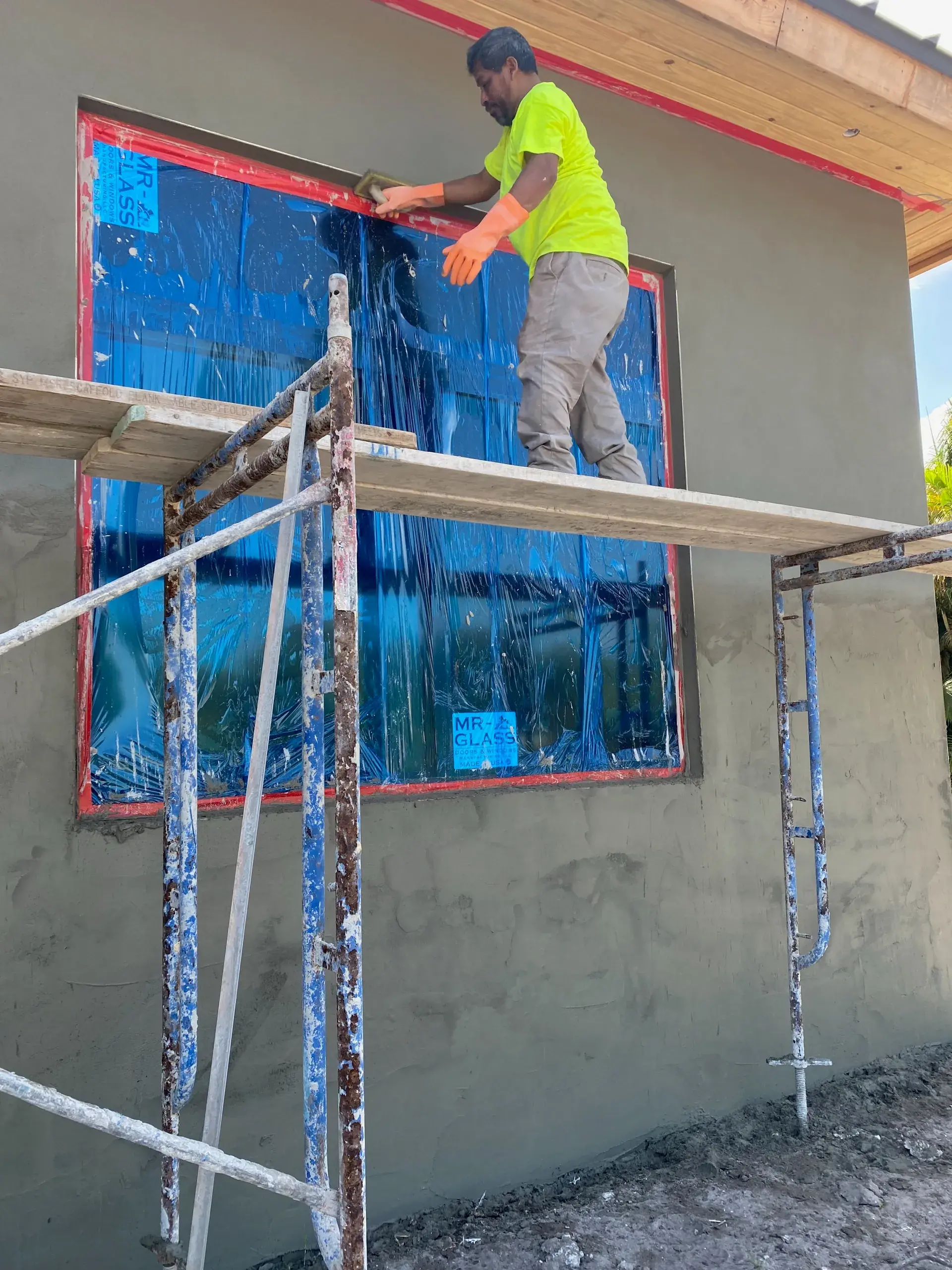 Smooth soffit paired with innovative textured stucco design